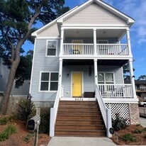 Building Photo - 9572 6th Bay St