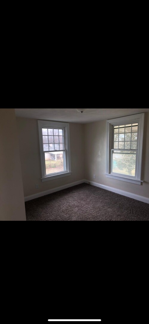 Building Photo - Check out this 3bdr, 2.5 bath home for rent