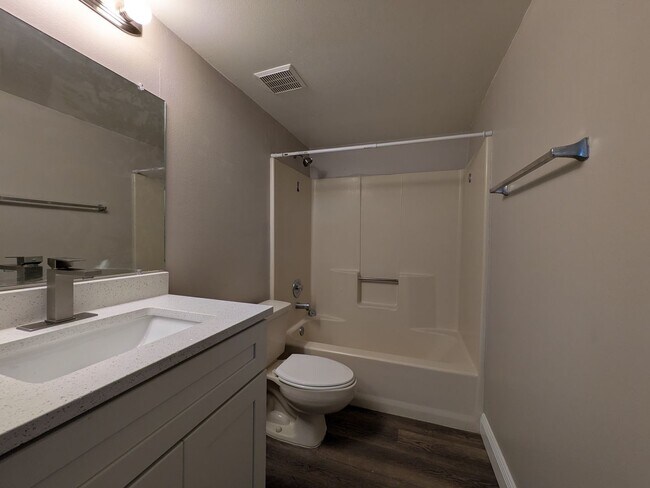 Building Photo - First Floor Condo at Pine Shadows Condomin...