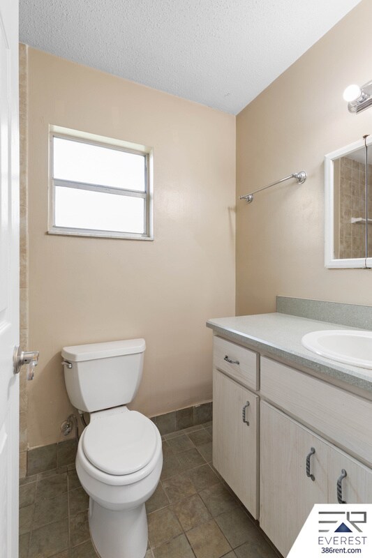 Building Photo - 1706 Western Rd