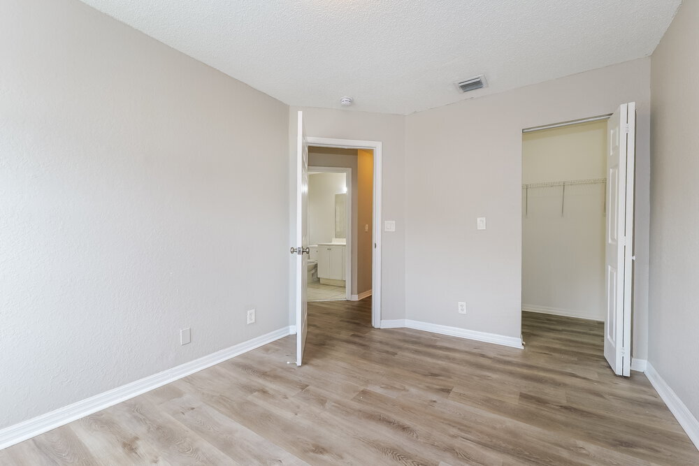 Building Photo - 4124 Pine Hollow Cir