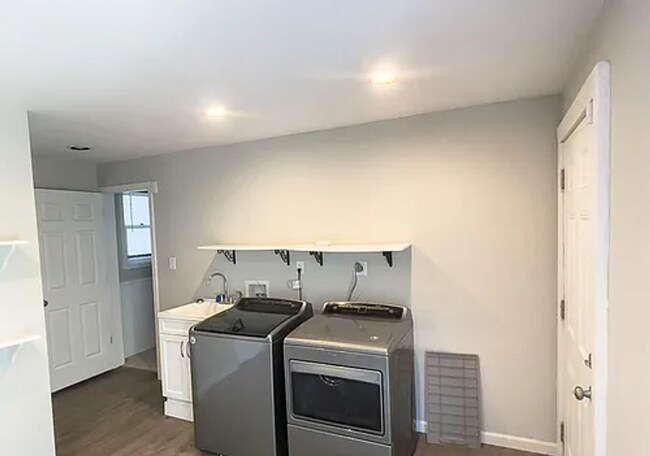 Building Photo - 6580 Kugler Mill Rd