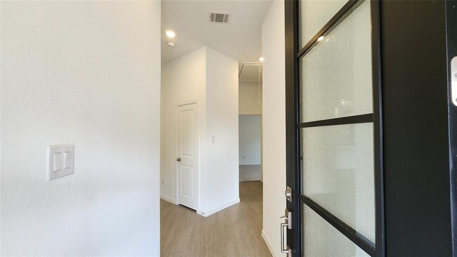 Building Photo - 6426 Seafoam Lake Dr