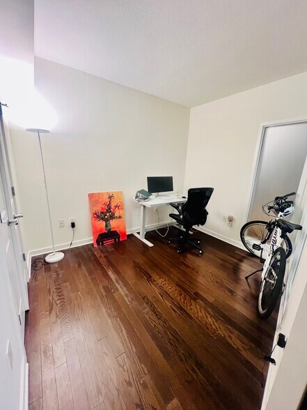 Building Photo - 475 K St NW