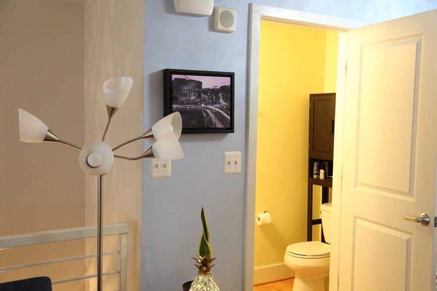 Building Photo - 1209 13th St NW