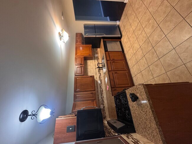 Building Photo - 202 E Streamwood Blvd