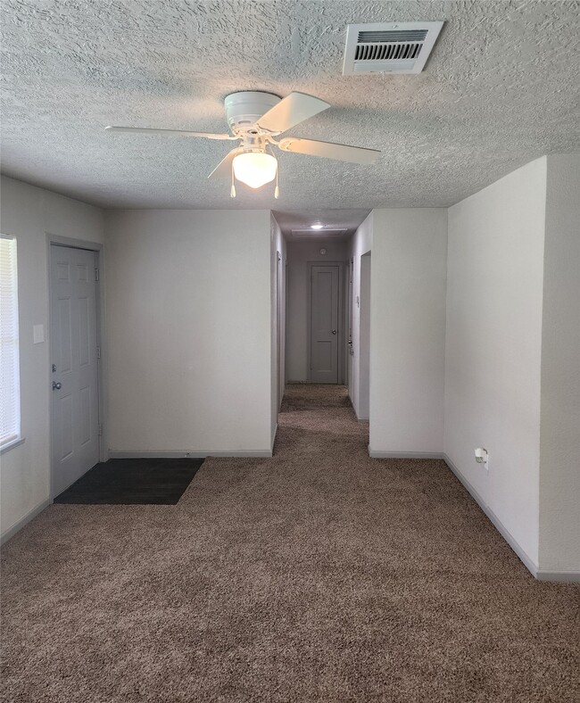 Building Photo - 5244 Enyart St