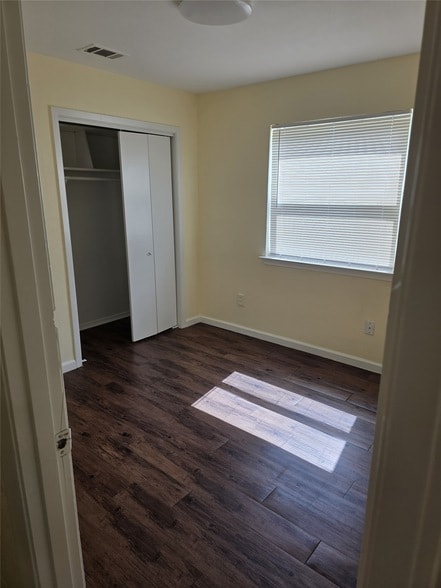 Building Photo - 2502 Coulee St