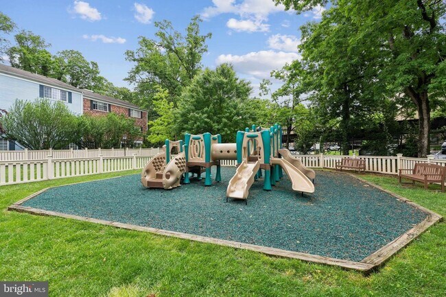 Building Photo - Welcome to this beautifully updated three ...