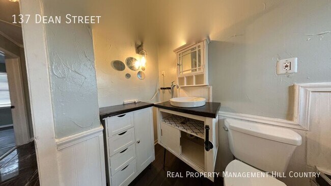 Building Photo - 137 Dean St