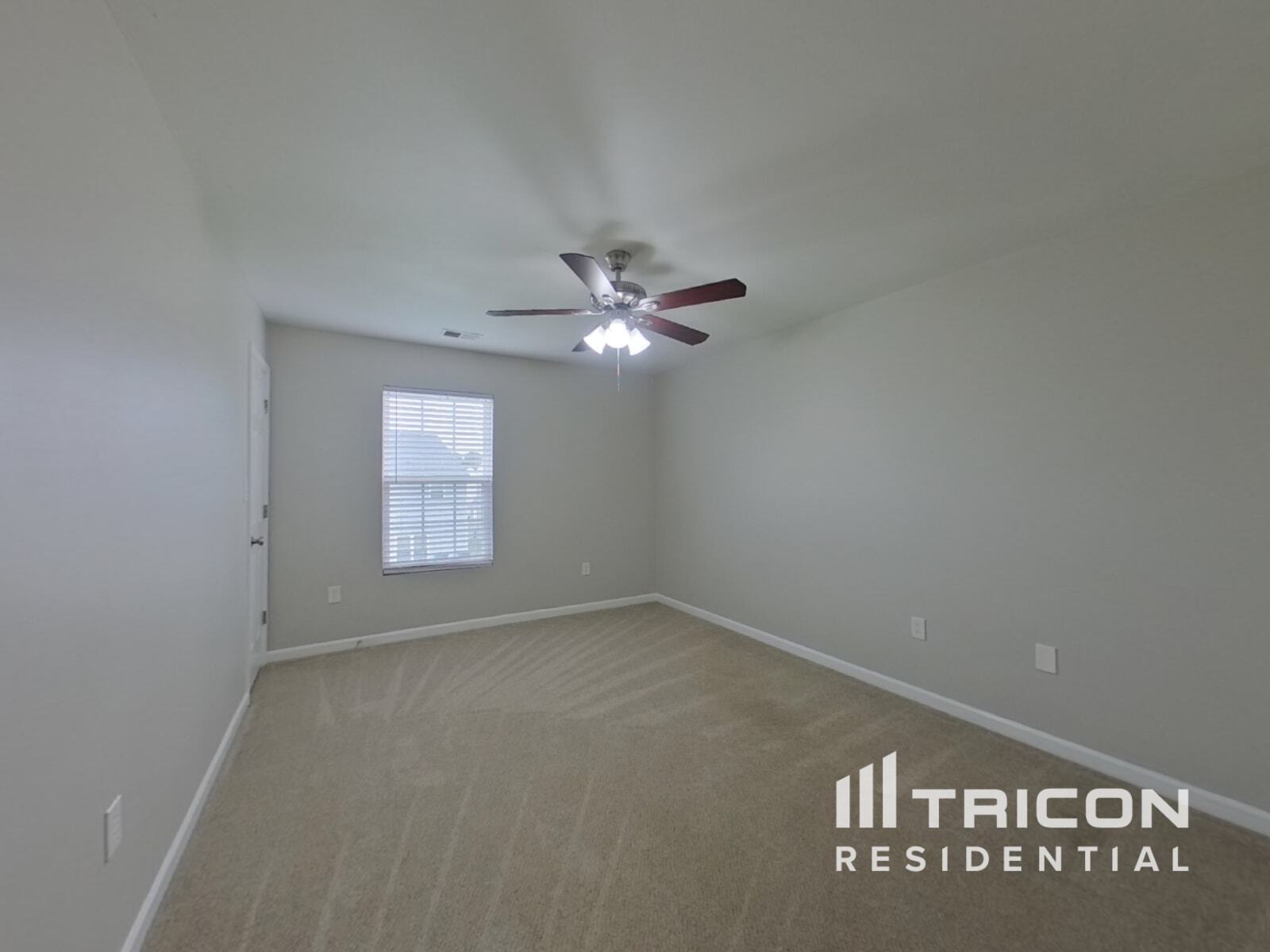 Building Photo - 2426 Highland Park Dr