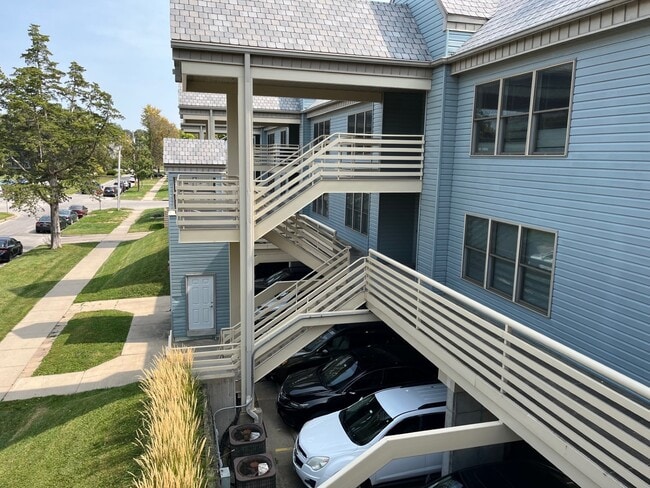 Exterior - 623 Iowa Ave