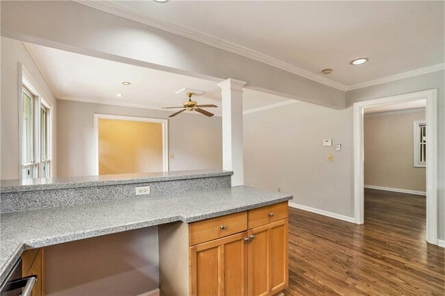 Building Photo - 3302 Lenox Pl NE