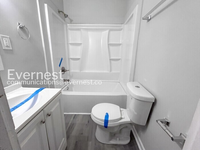 Building Photo - 887 Ellis Rd