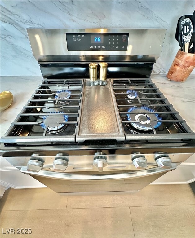 Building Photo - 10195 Queensbury Ave