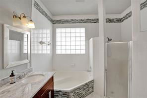 Building Photo - 5977 NW 73rd Ct