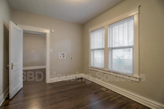 Building Photo - 528 S Arlington Ave