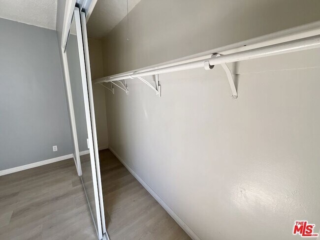 Building Photo - 1426 Orange Grove Ave