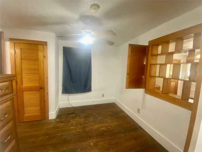 Building Photo - 5618 Avenue L Ave