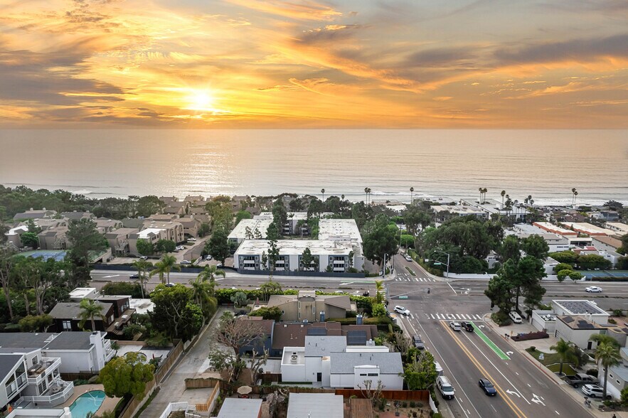 Building Photo - 2029 Del Mar Heights Rd