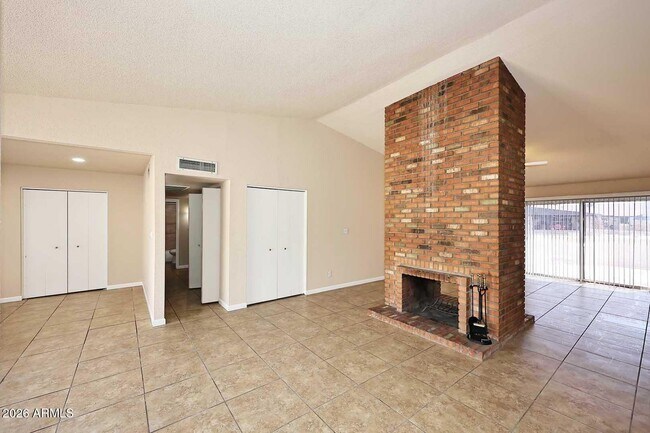 Building Photo - 5138 W Vogel Ave
