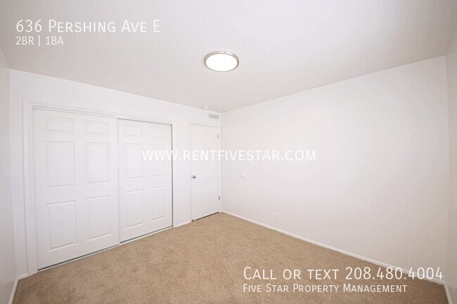 Building Photo - 2024 Remodeled Apartment, $100 Laundry Cre...