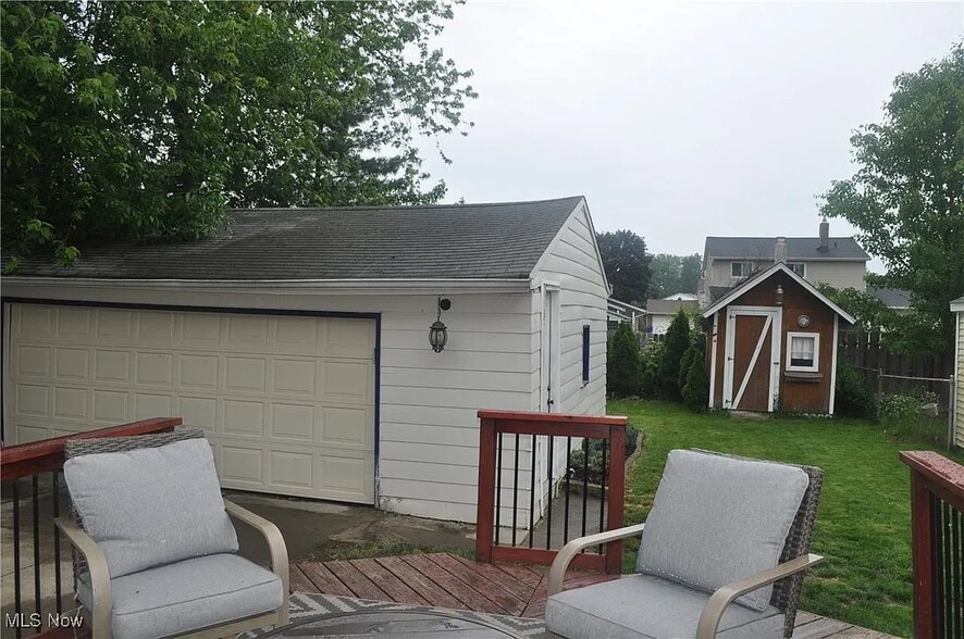 Building Photo - 265 Parkway Dr