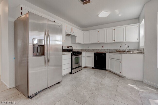 Building Photo - 5519 Myron Cir