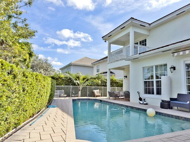 Building Photo - 1317 SW 23rd St