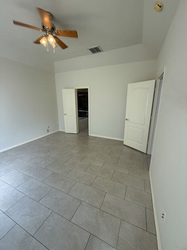 Building Photo - 5250 Sherilynn Dr