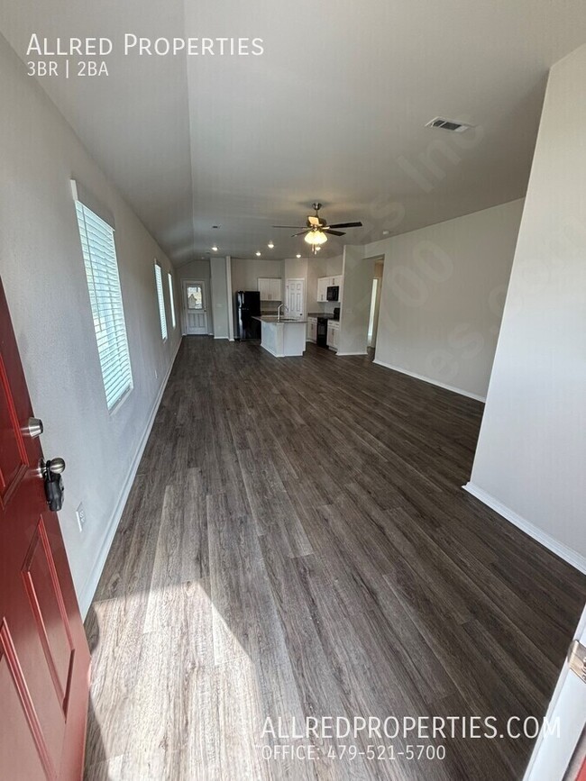 Building Photo - $500 Off 1ST Full Months Rent!! Brand New ...