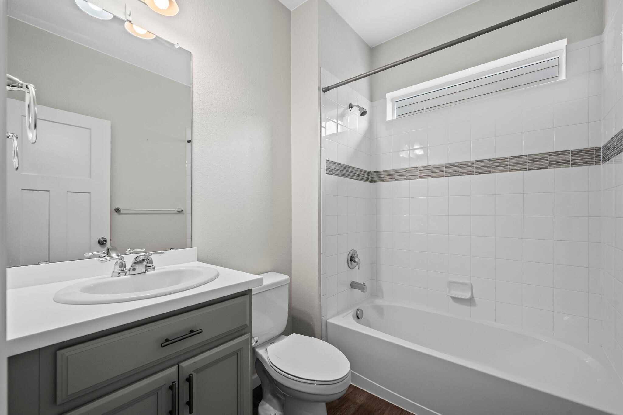 Building Photo - 577 W 174th Ave