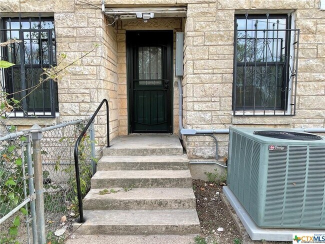 Building Photo - 111 W Fowler Ave