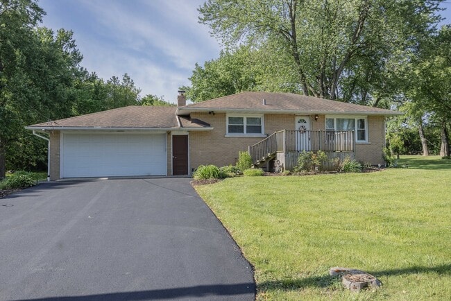 Primary Photo - 1032 Eunice Ave