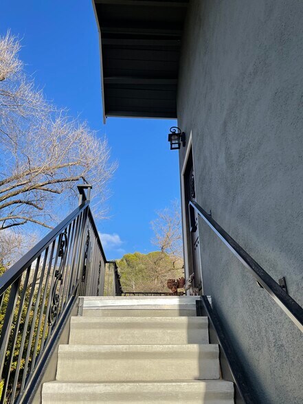 Building Photo - 442 Marshall Dr