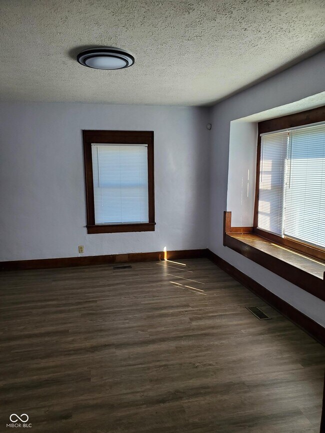 Building Photo - 4507 Bluff Rd