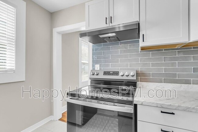 Building Photo - 2308 Aintree Ave