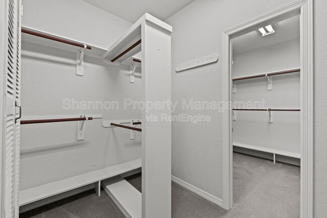 Building Photo - 2919 Royal Oaks Grove