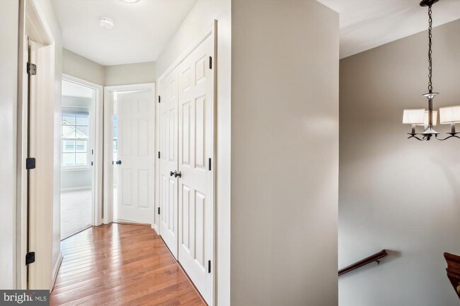 Building Photo - 217 Chesterbrook Ct