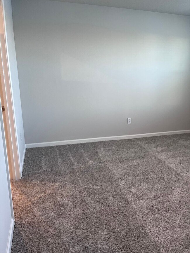 Building Photo - Beautiful 3 bedroom, 2.5 bathroom, 1 car garage townhouse for rent in Lutz!