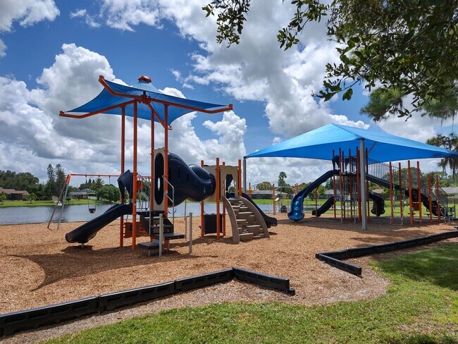 Building Photo - Annual Rental: Fully Remodeled! Charming Single-family Home with Single car garage