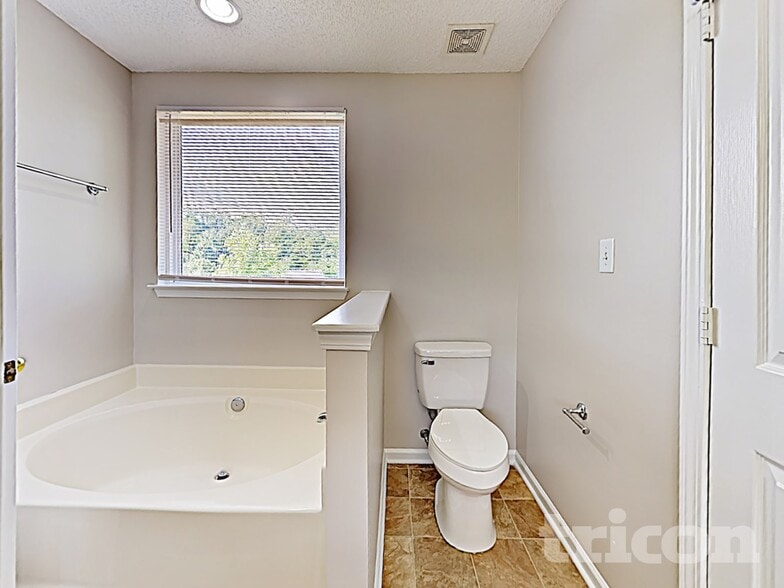 Building Photo - 5936 Briggs Dr