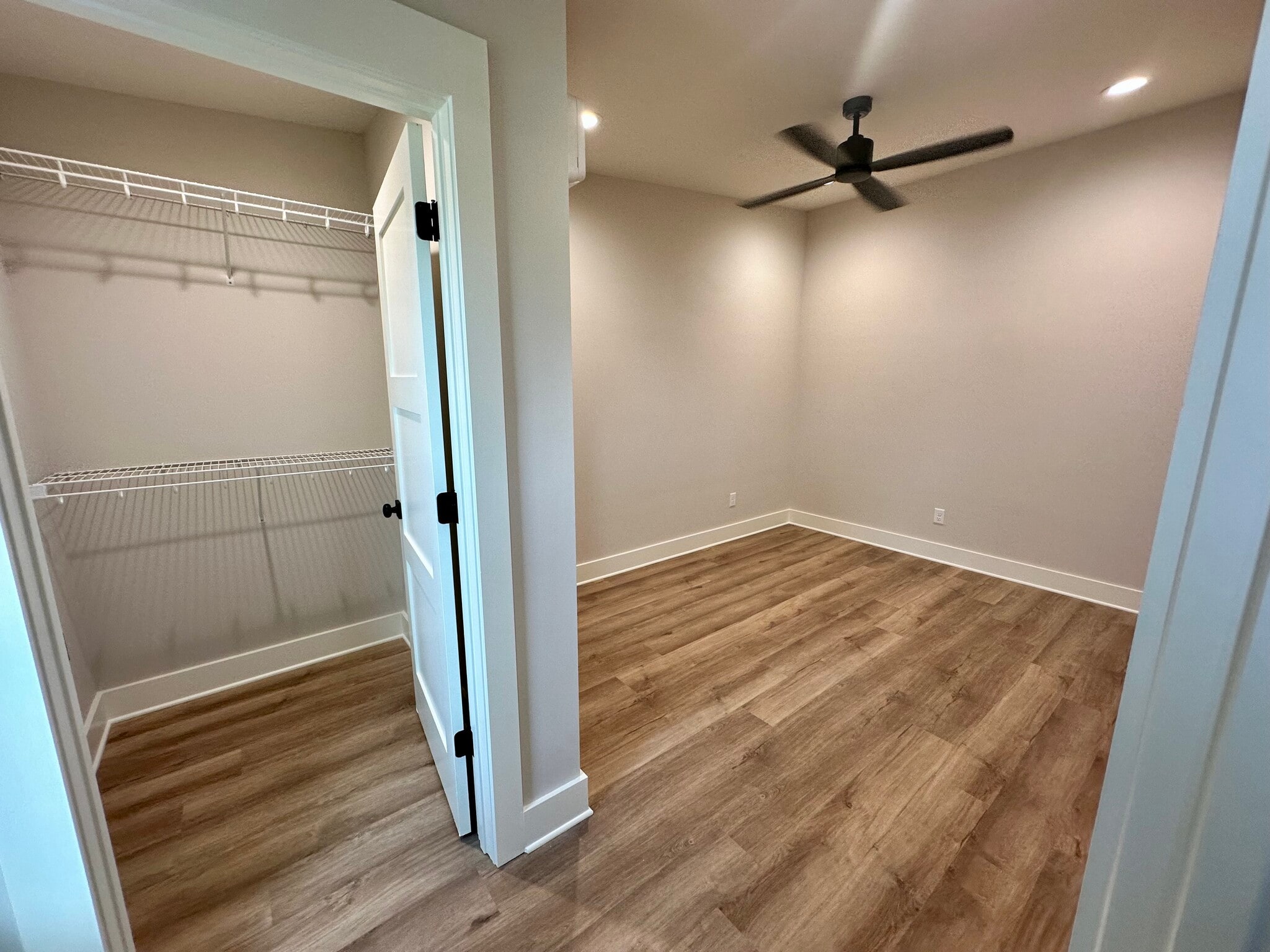 Building Photo - 16 Walnut St NE