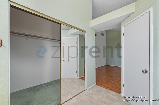Building Photo - 14 Cider Mill Ct