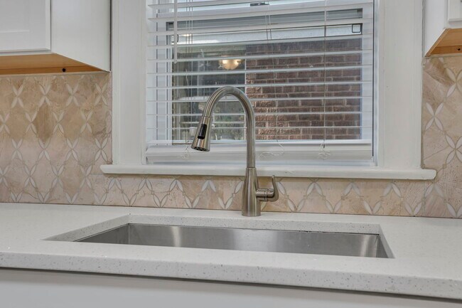 Building Photo - 1745 Sullivant Ave