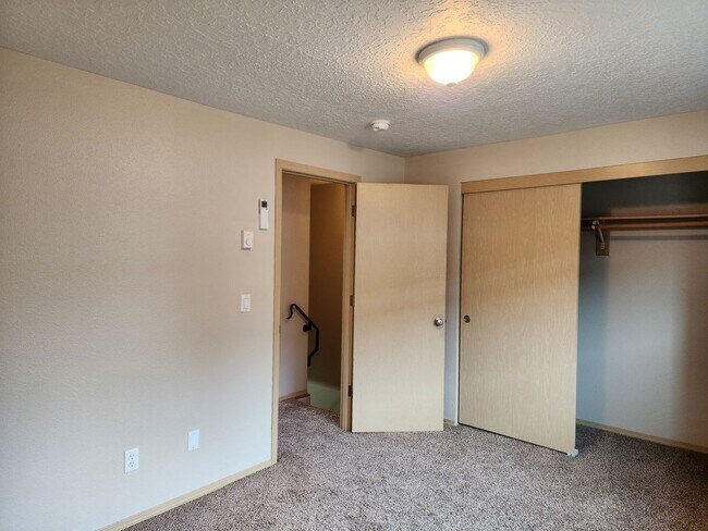 Building Photo - Townhouse in Newberg