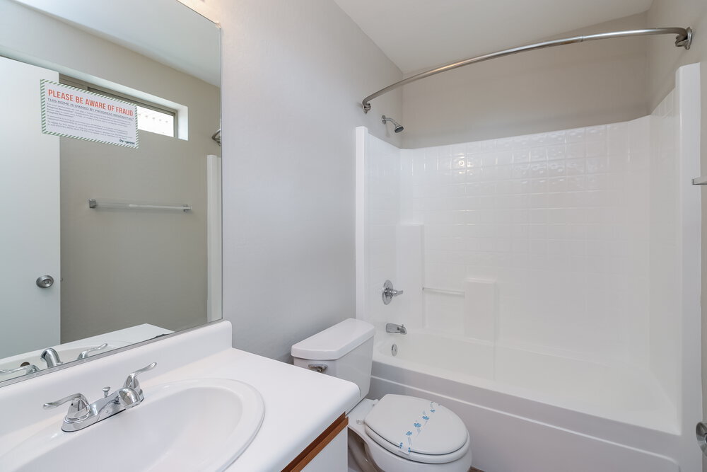 Building Photo - 15843 W Woodlands Ave