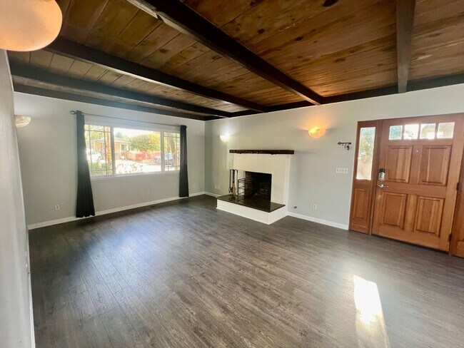 Building Photo - Single Family Home in Pacific Grove Neighb...