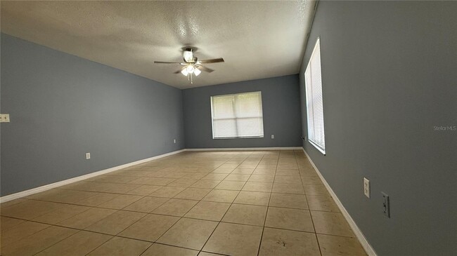 Building Photo - 404 Spike Ct