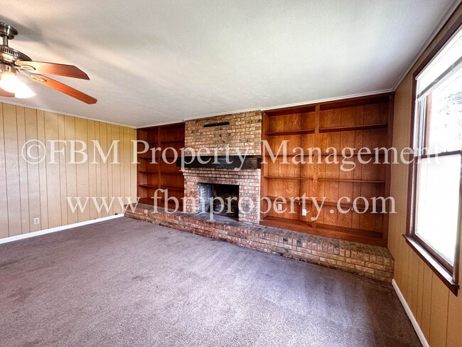Building Photo - 3701 Emhouse Rd